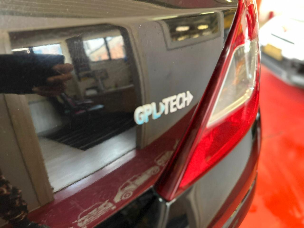 Opel Corsa 1.2 80CV 3 porte GPL-TECH Club
