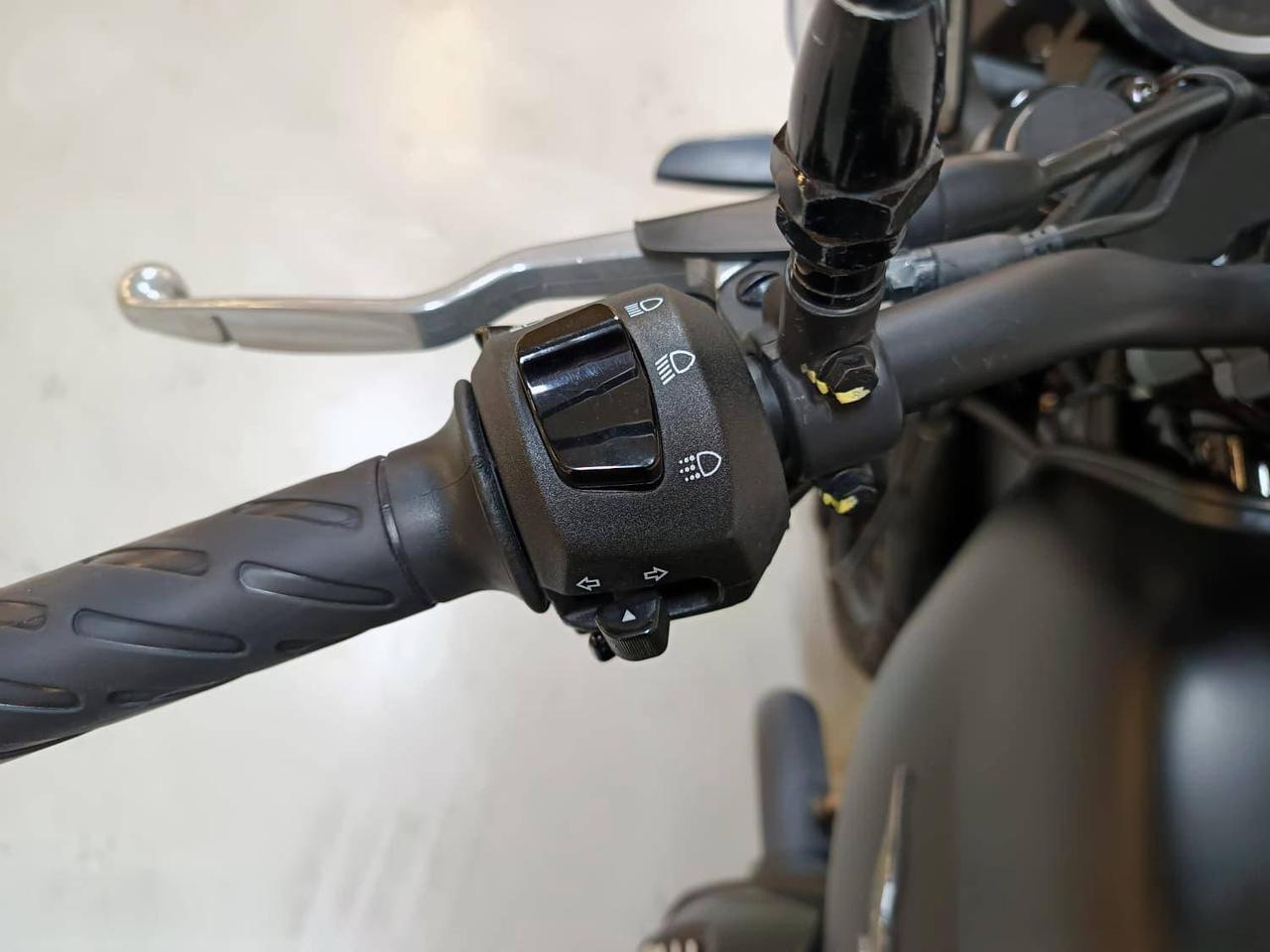 MOTO GUZZI V7 850 Stone