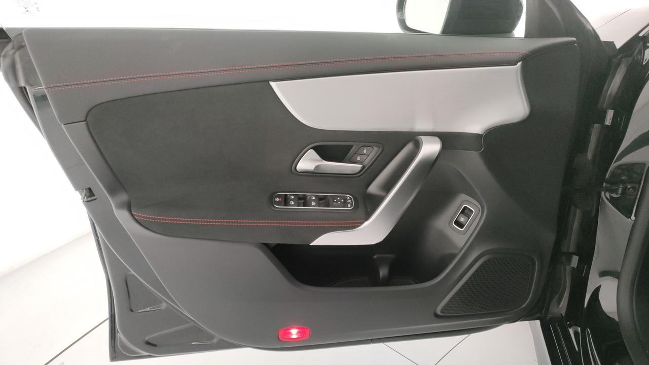 Mercedes-Benz CLA Coupe - C118 - CLA Coupe 200 d Premium auto