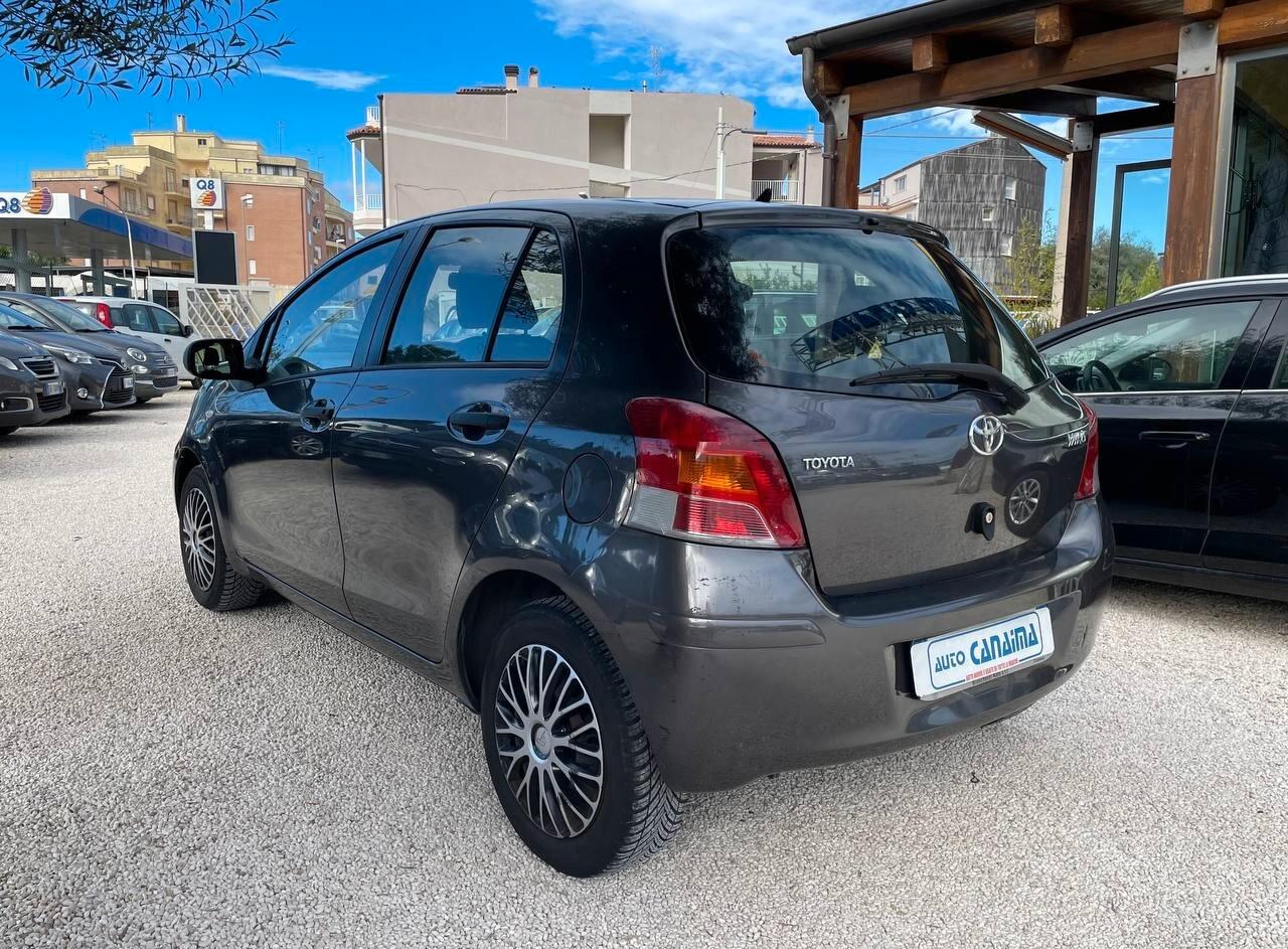 TOYOTA YARIS 1.0 B - 2009