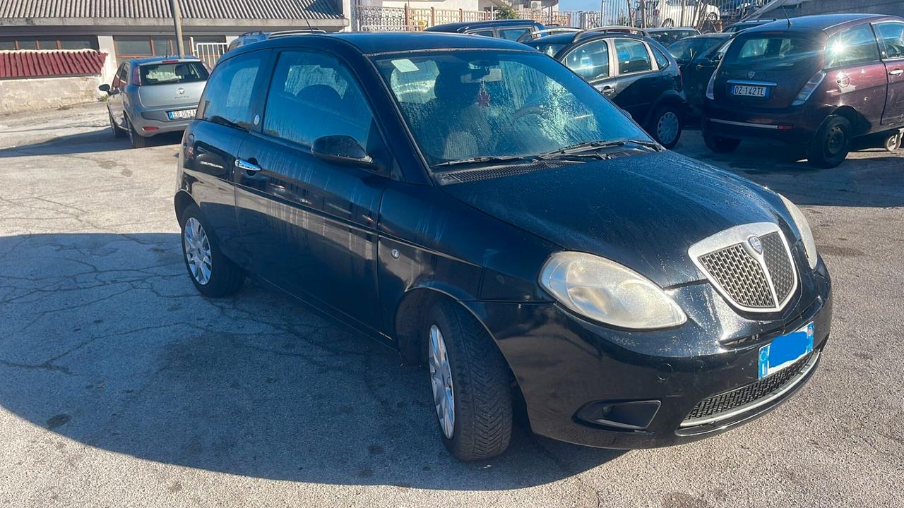 Lancia Ypsilon 1.4 Argento Ecochic GPL