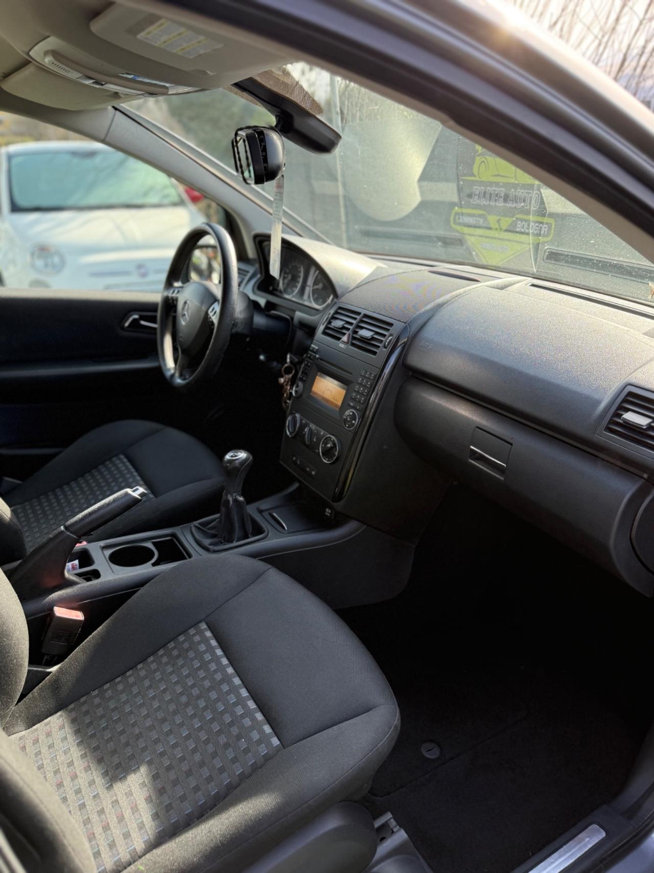 Mercedes CLASSE A 160 BENZINA 2011 BLUEFFICENCY NEOPATENTATI