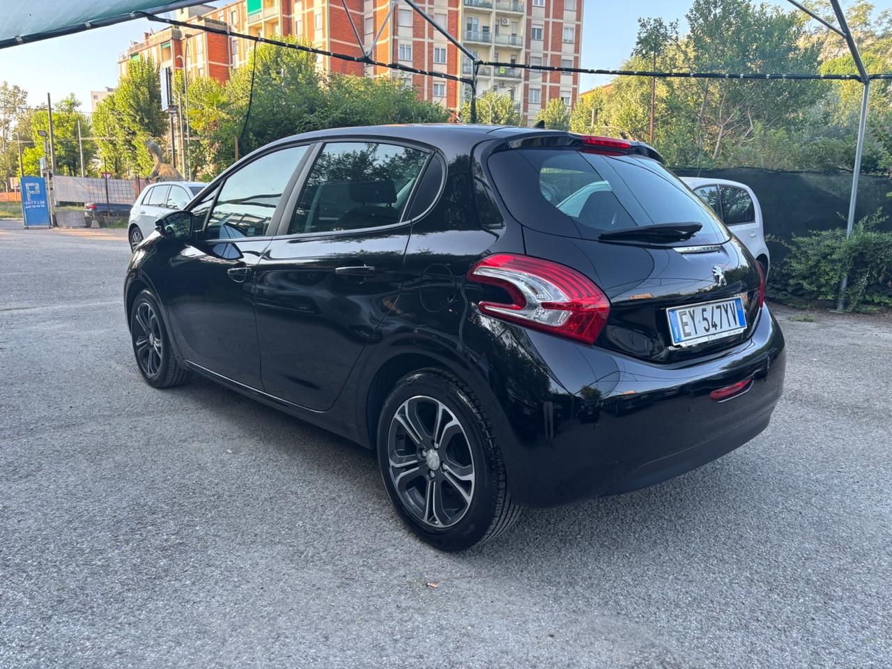 Peugeot 208 1.4 HDi 5 porte Allure OK NEOPATENTATI