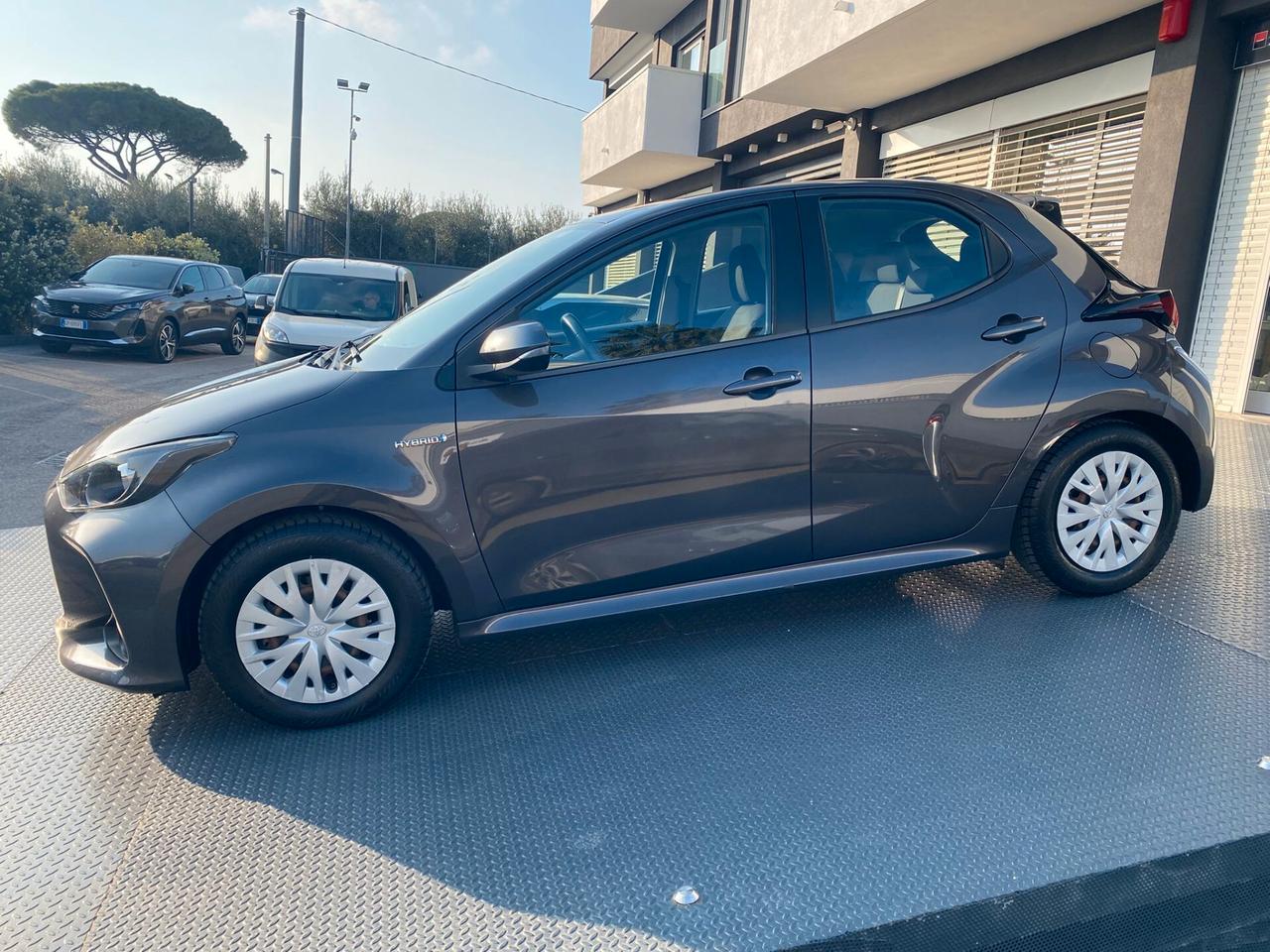 Toyota Yaris 1.5 Hybrid 5 porte Business