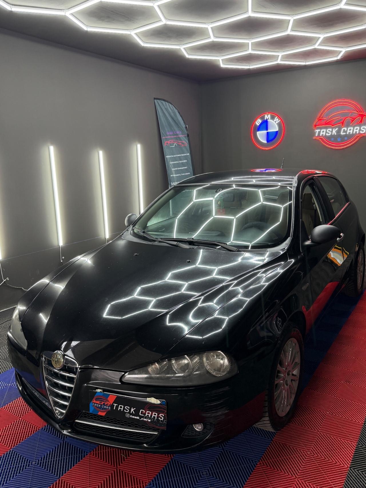 Alfa Romeo 147 1.9 JTD M-JET 16V 5 porte Black Line
