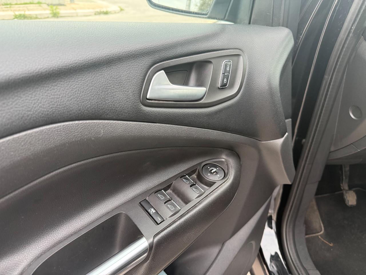 Ford Kuga 2.0 TDCI 140 CV 4WD Titanium