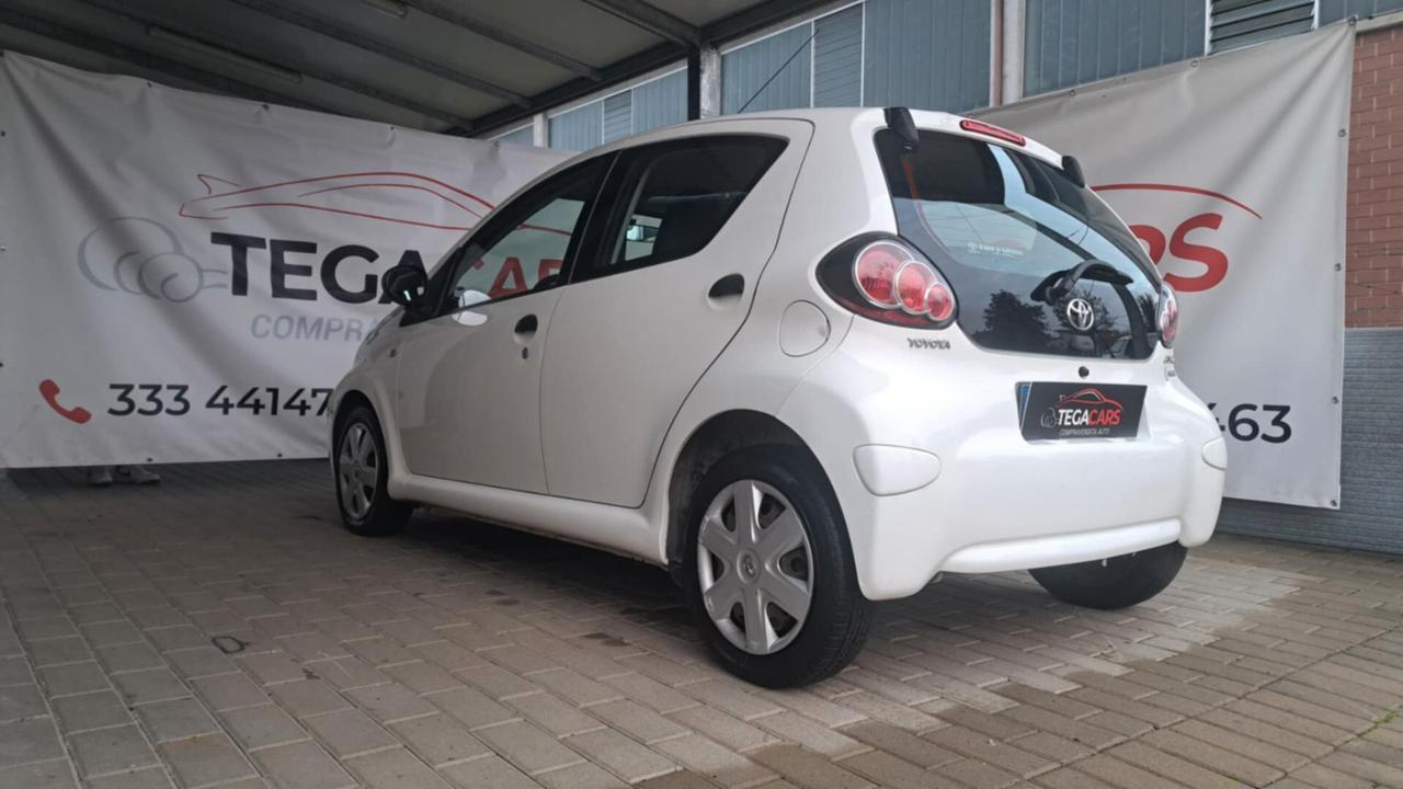 Toyota Aygo 1.0 12V VVT-i 5 porte Active Connect