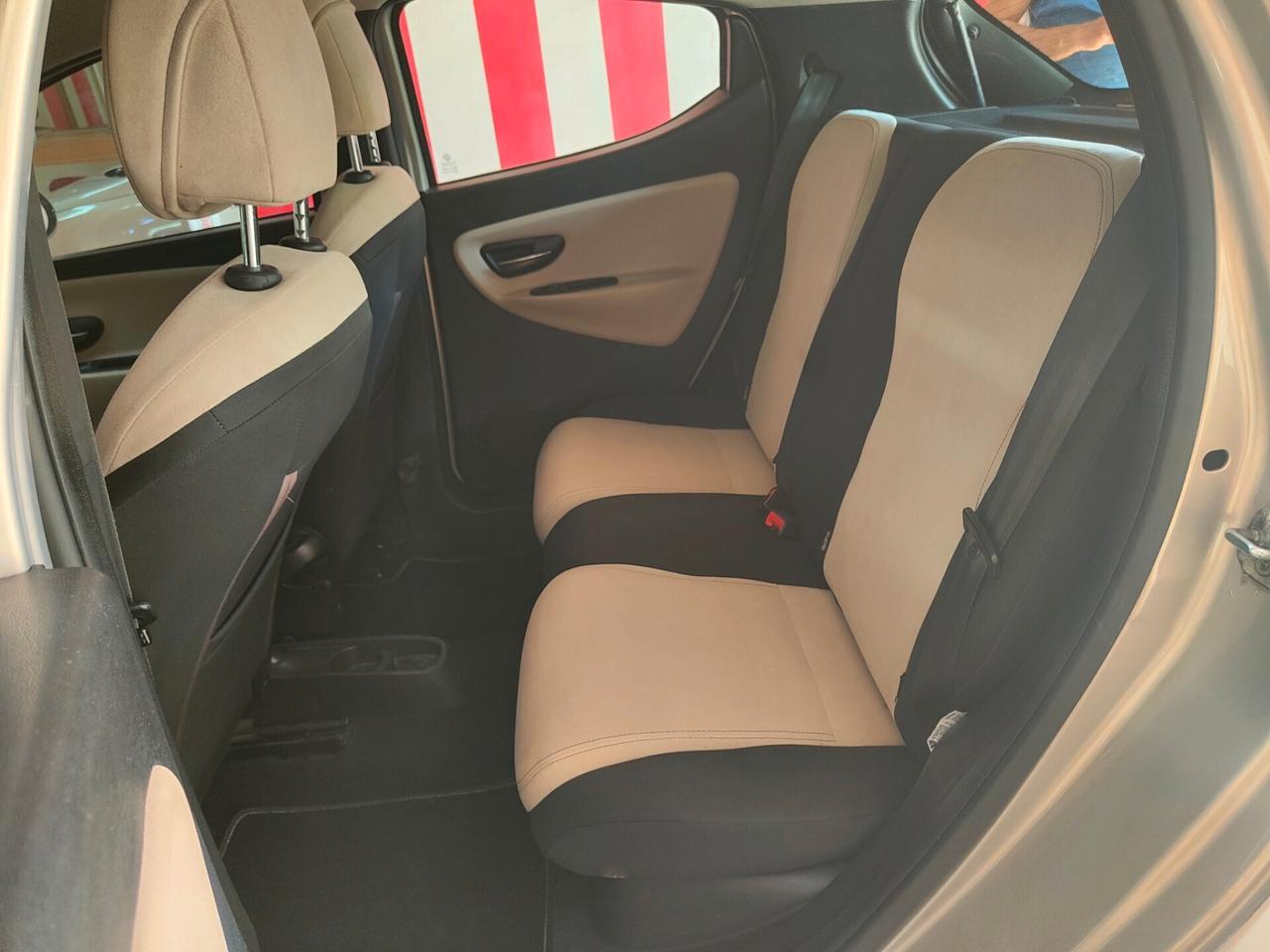 Lancia Ypsilon 0.9 TwinAir 85 CV 5 porte Metano Ecochic Gold