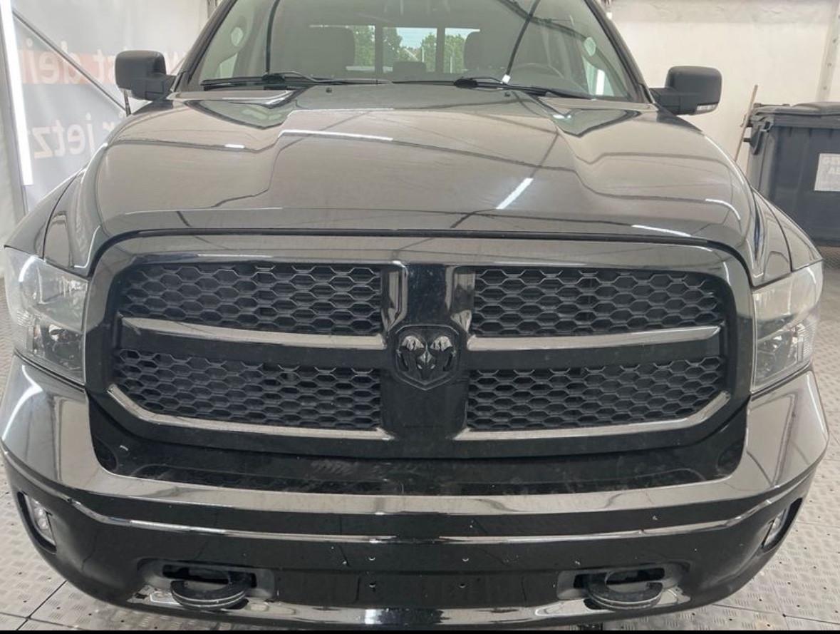 Dodge Ram Classic 5.7 V8 HEMI IVA COMPRESA