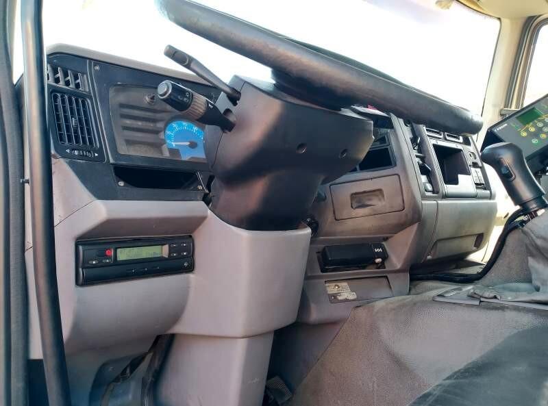 RENAULT PREMIUM 320 8X2 COMPATTATORE CARICO POSTERIORE