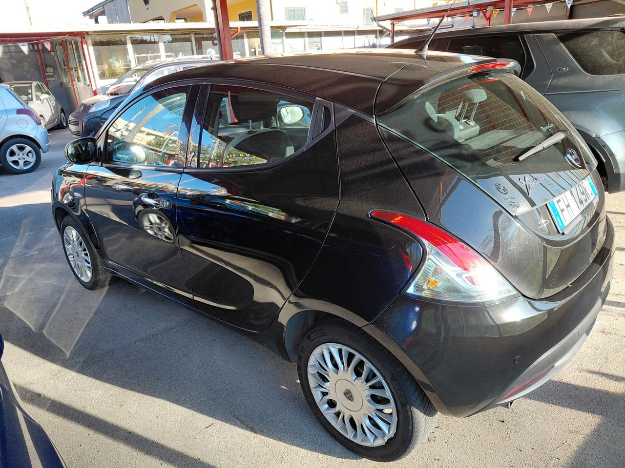 Lancia Ypsilon 1.2 69 CV 5 porte GPL Ecochic Silver