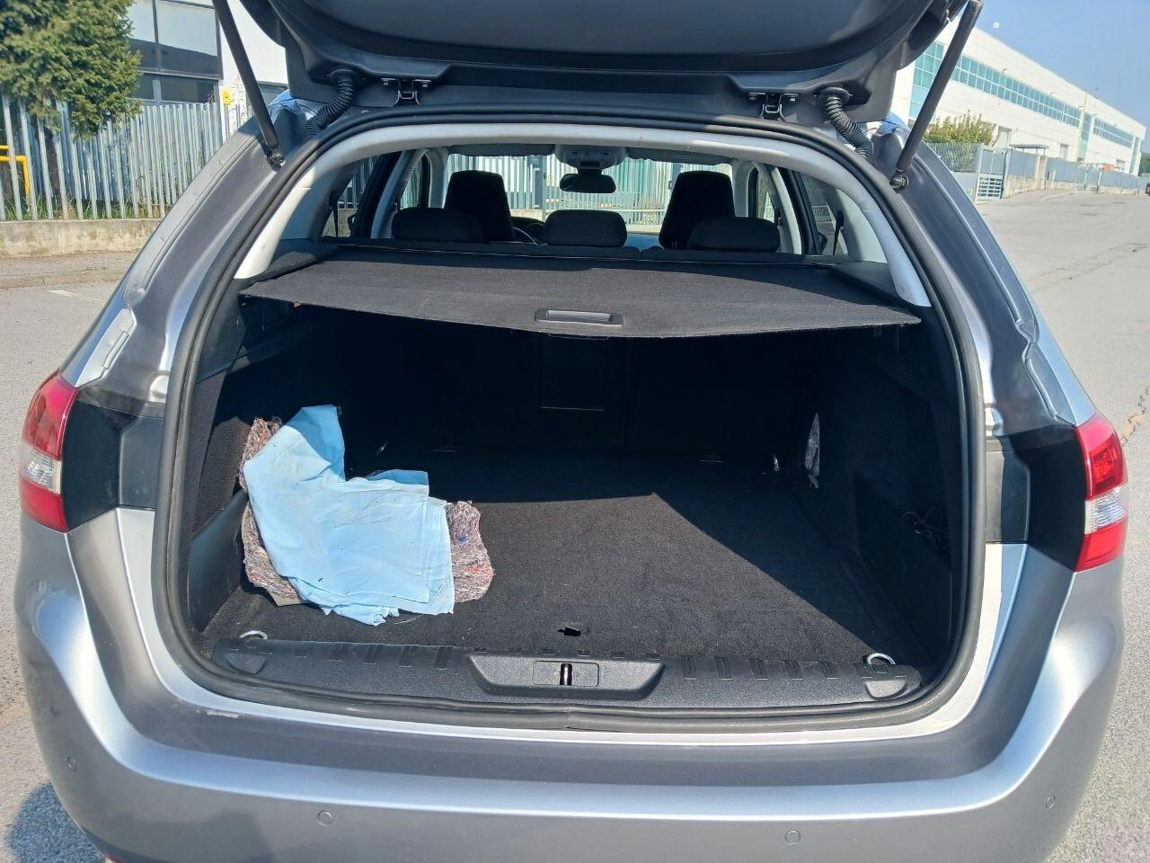 Peugeot 308 BlueHDi 130 S&S EAT8 SW Allure