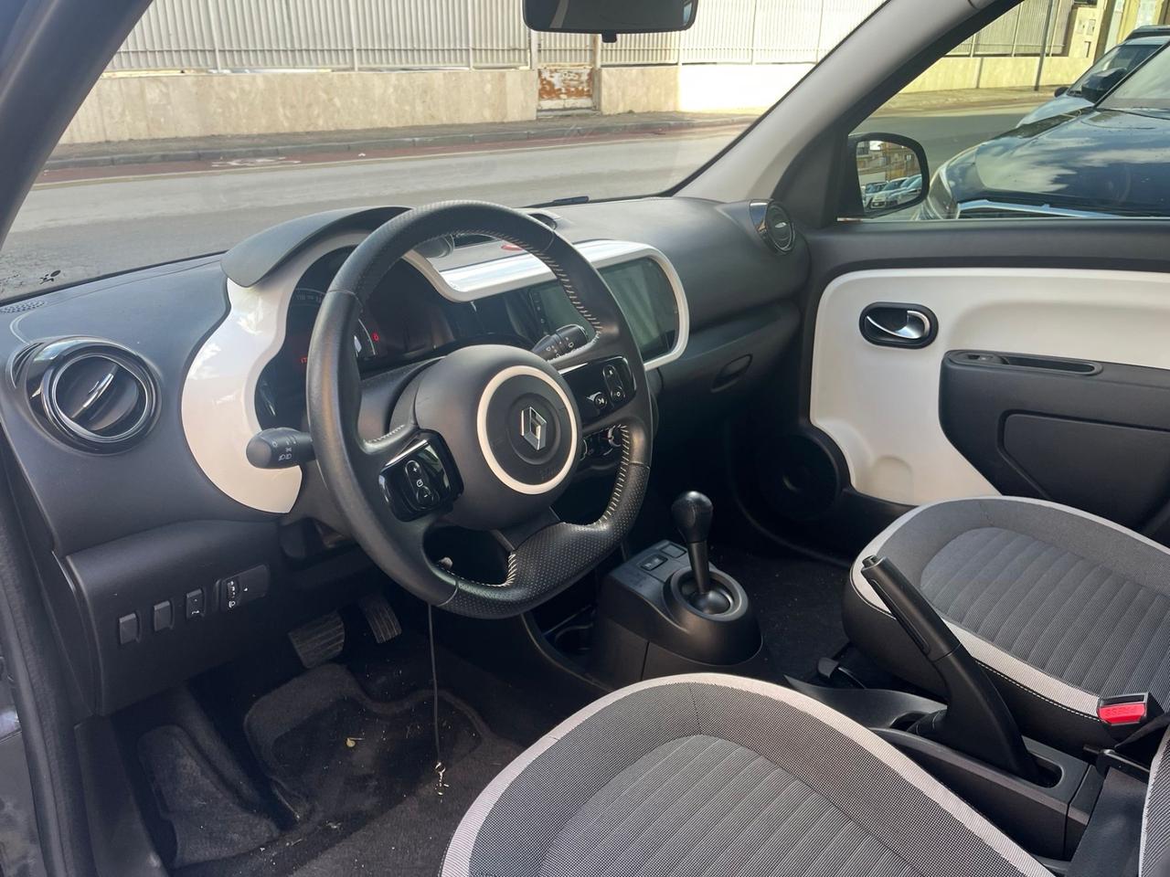 Renault Twingo SCe EDC Intens