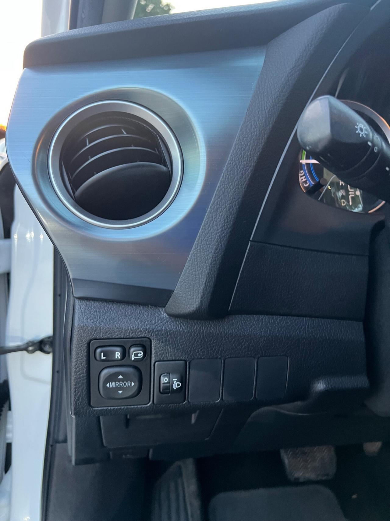 Toyota Auris Hybrid Automatica Permute Rate