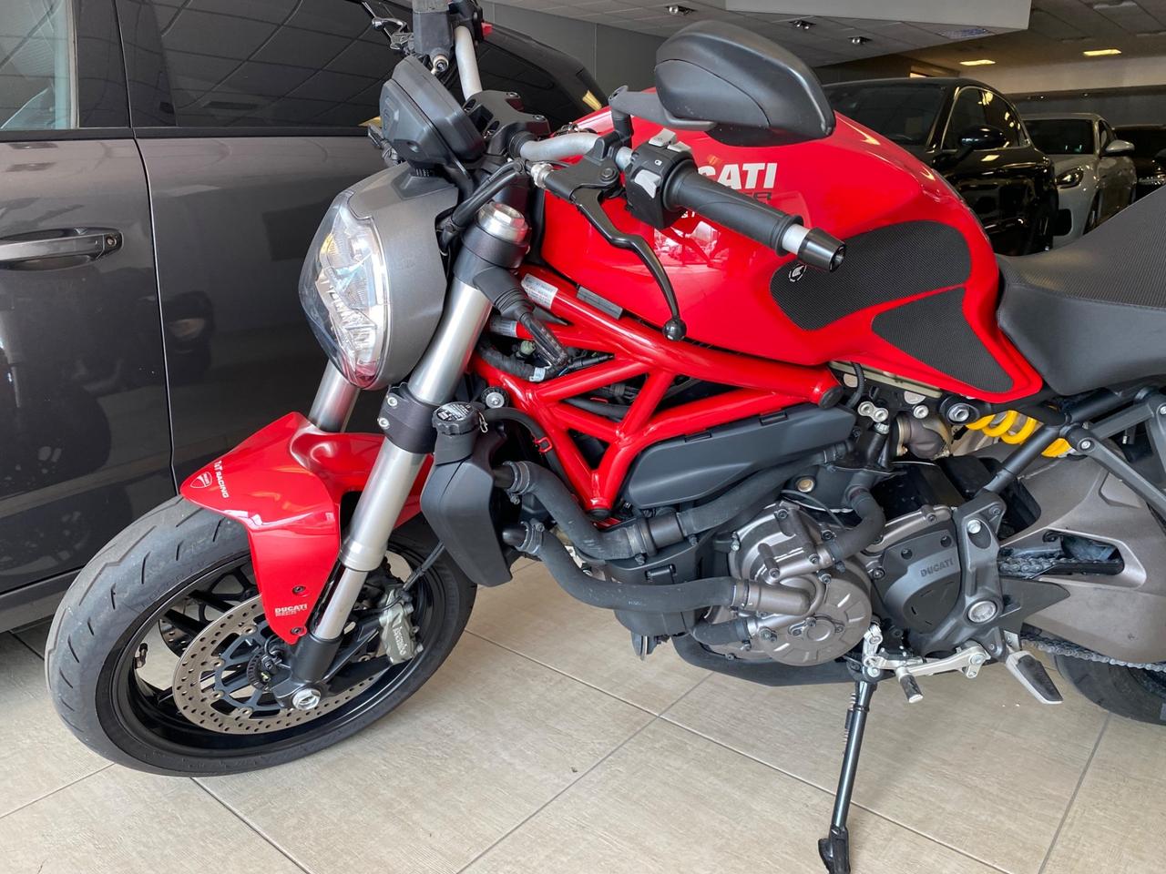 DUCATI MONSTER 821 ABS