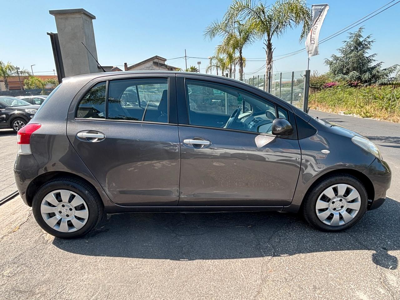 Toyota Yaris 1.0 5 porte