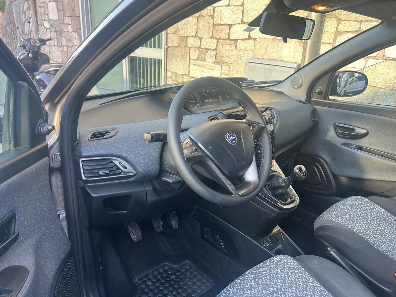 Lancia Ypsilon 1.3 MJT 16V 95 CV 5 porte S&S Elefantino Blu