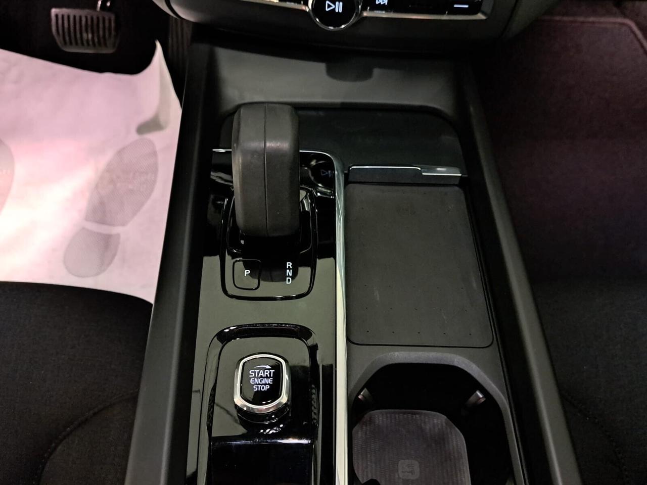 Volvo XC 60 2000 B4 (D) Mild-Hybrid Momentum AWD Automatico