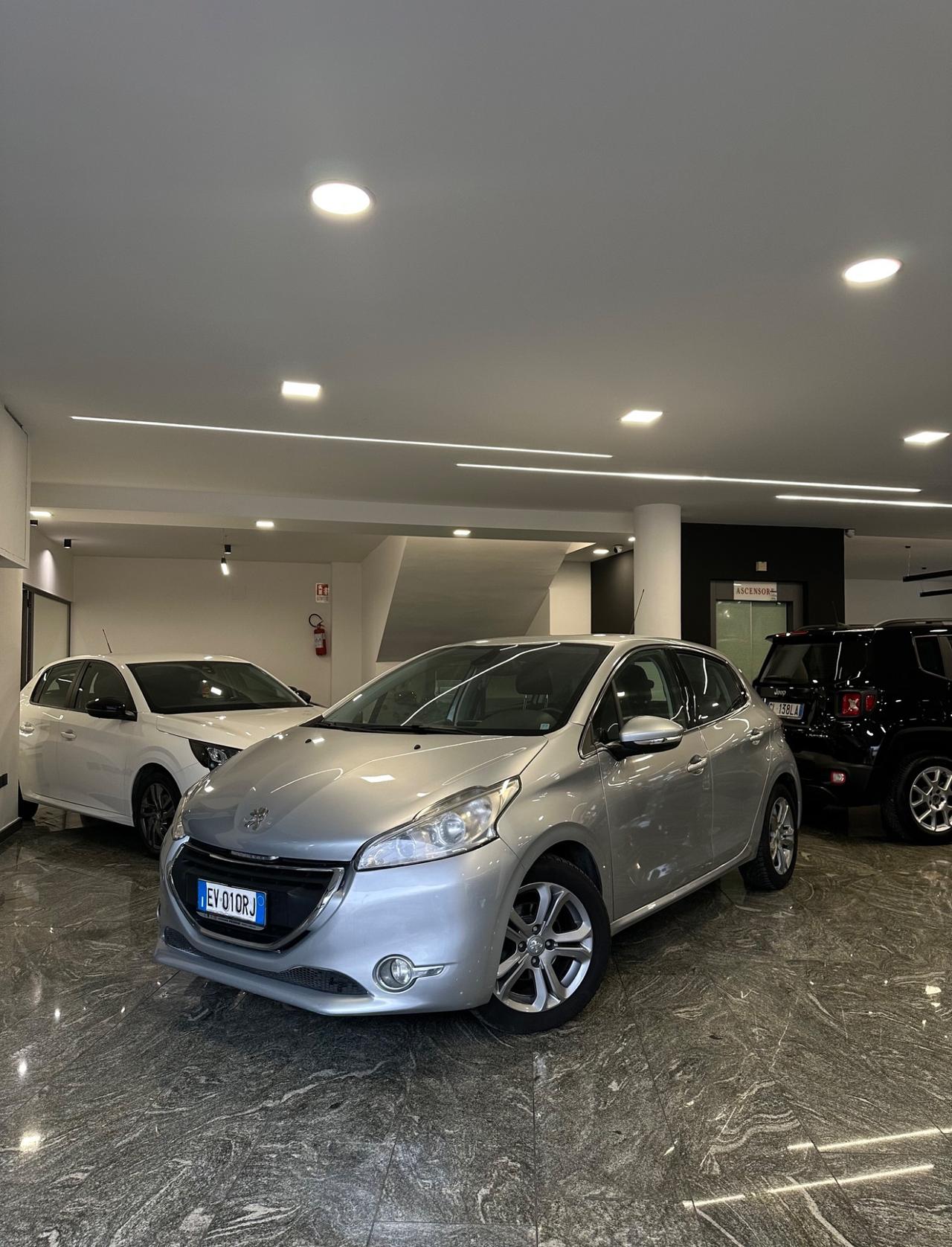 Peugeot 208 1.6 e-HDi 92 CV Stop&Start 5 porte Allure