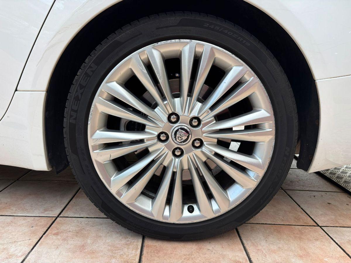 Jaguar XF 3.0 D 241cv V6 Luxury