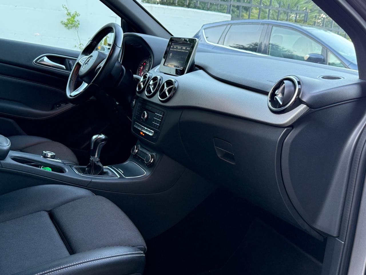 Mercedes-benz B 180 d Premium