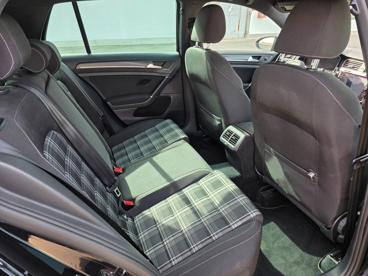 Volkswagen Golf GTD 2.0 TDI DSG 5p. BlueMotion Technology