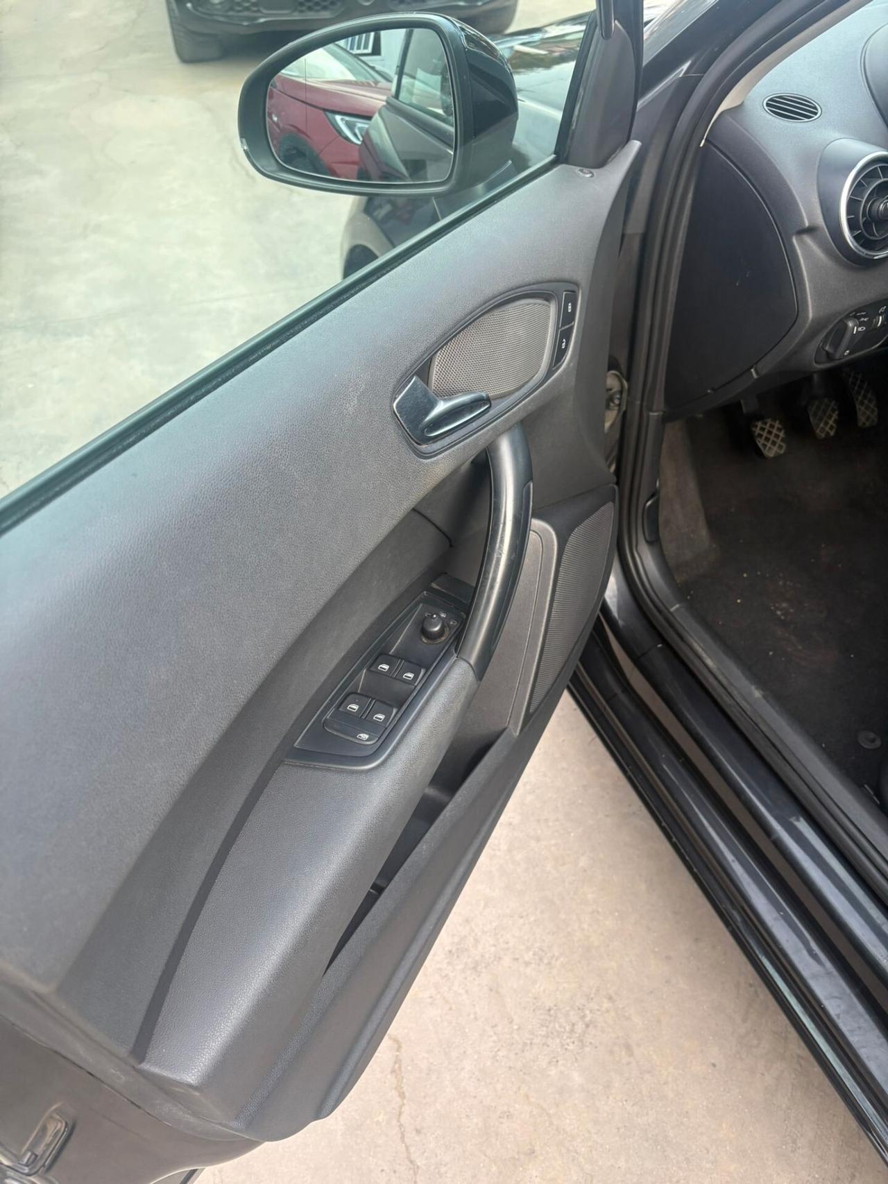 Audi A1 1.6 TDI 5 porte NEOPATENTATI