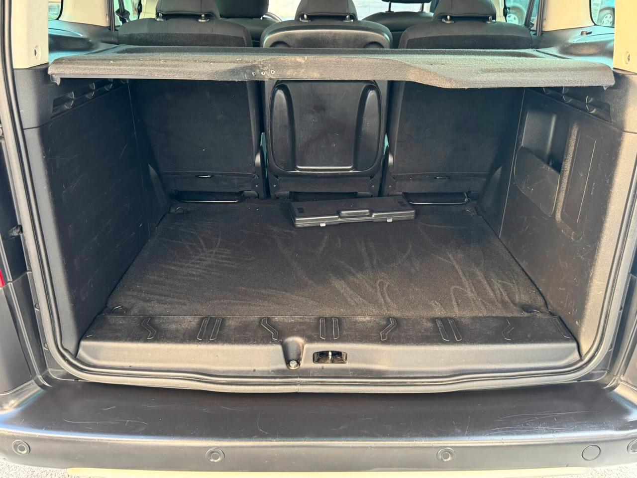 PEUGEOT PARTNER TEPEE 1.6 HDI 120 OUTDOOR 5 POSTI