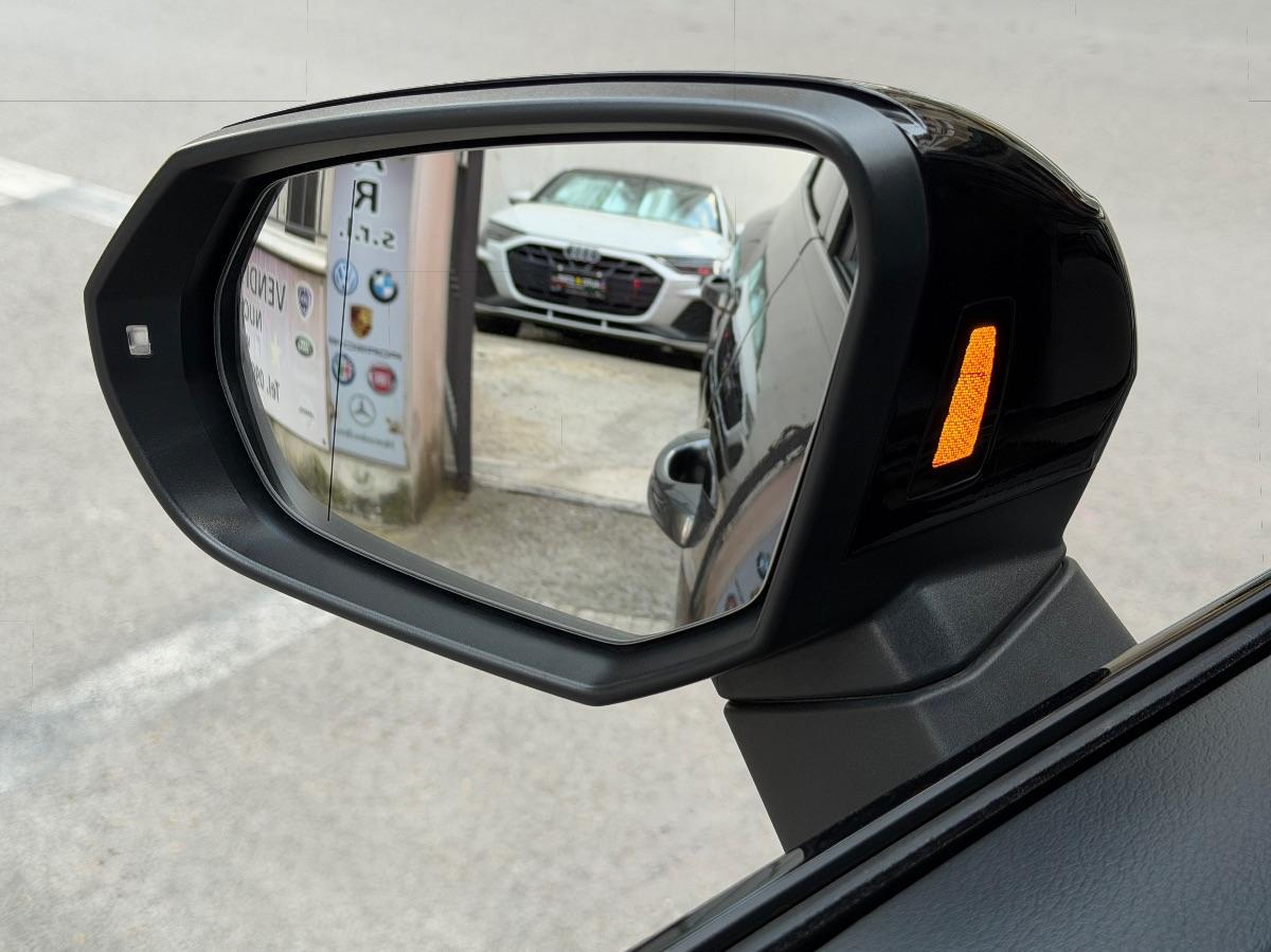 Audi Q3 Sportback 40TDI Quattro S-line Identity Black 200CV