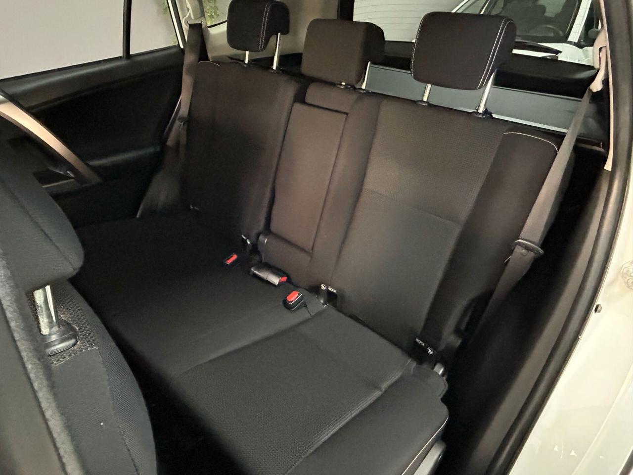 Toyota RAV 4 RAV4 2.0 D-4D 2WD Business