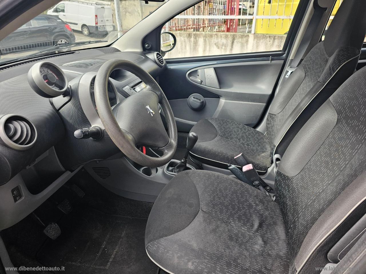 PEUGEOT 107 1.0 68 CV 5p. Plaisir