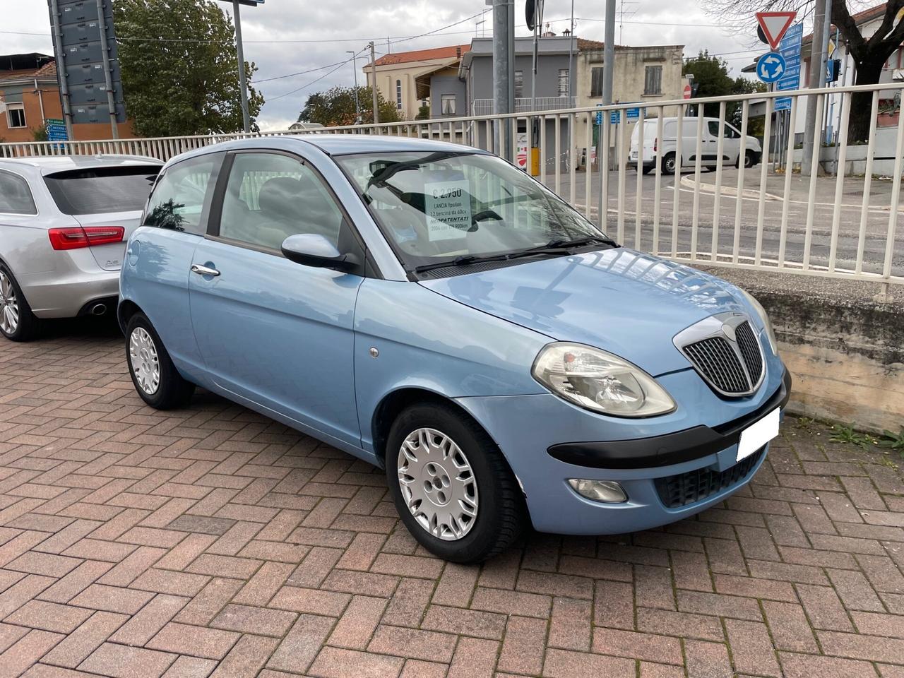 Lancia Ypsilon 1.2 16V Argento