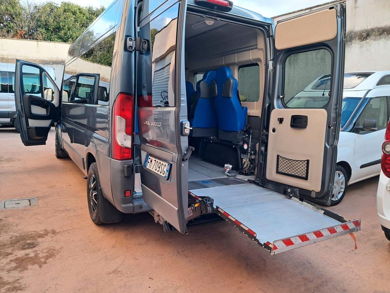 Fiat Ducato Maxi 9 POSTI TRASPORTO DISABILI 5 CARROZZINE PEDANA ELETTROIDRAULICA