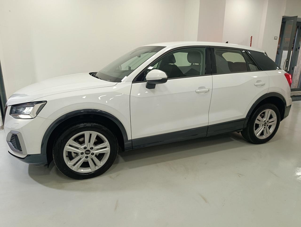 Audi Q2 35 TFSI Business Advanced