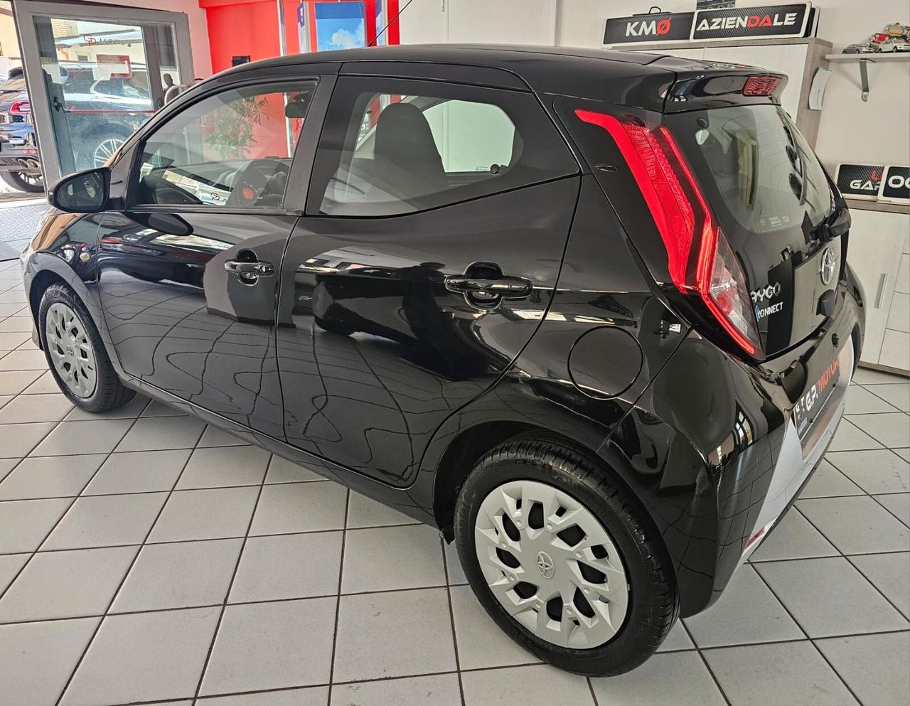 Toyota Aygo Connect 1.0 VVT-i 72 CV 5 porte x-cool