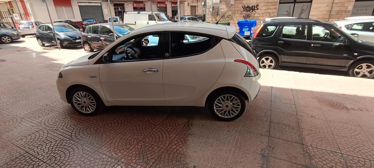 Lancia Ypsilon 1.2 69 CV 5 porte GPL Ecochic-Euro6990