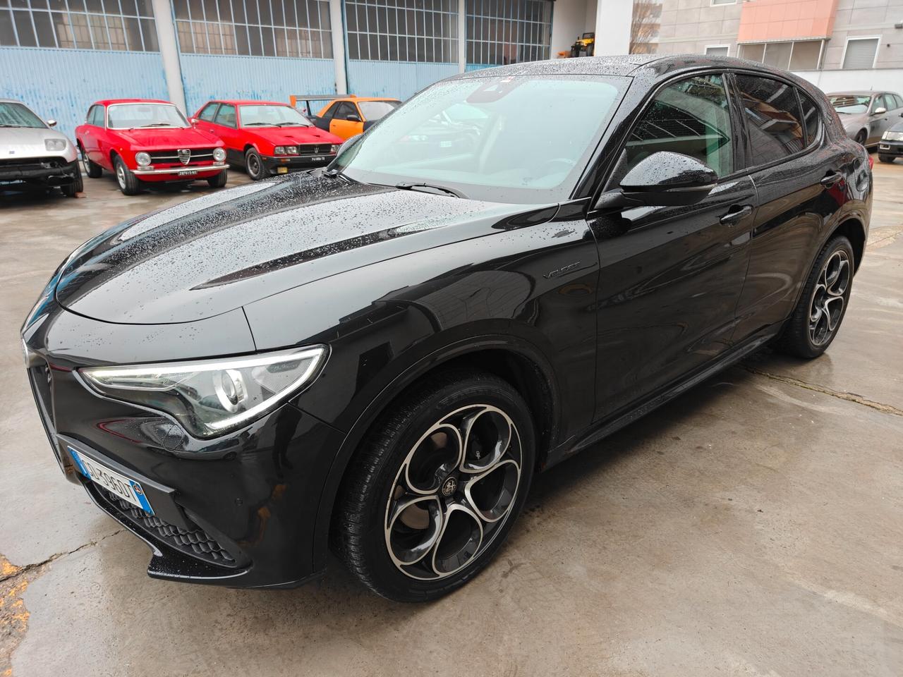 Alfa Romeo Stelvio Q4 Veloce total black