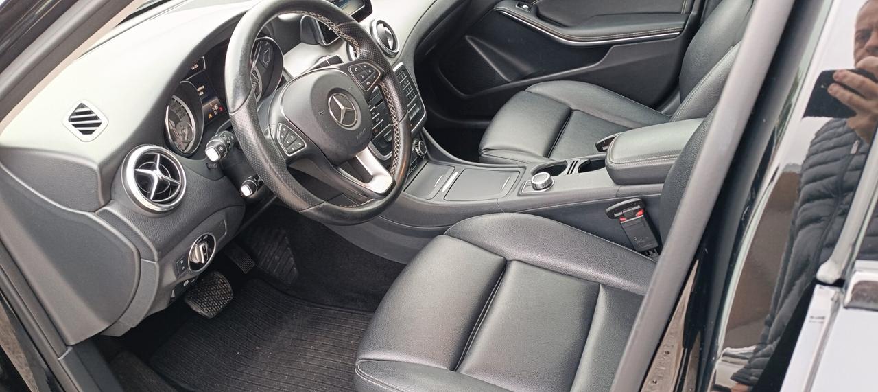 Mercedes-benz GLA 180 d Automatic Premium