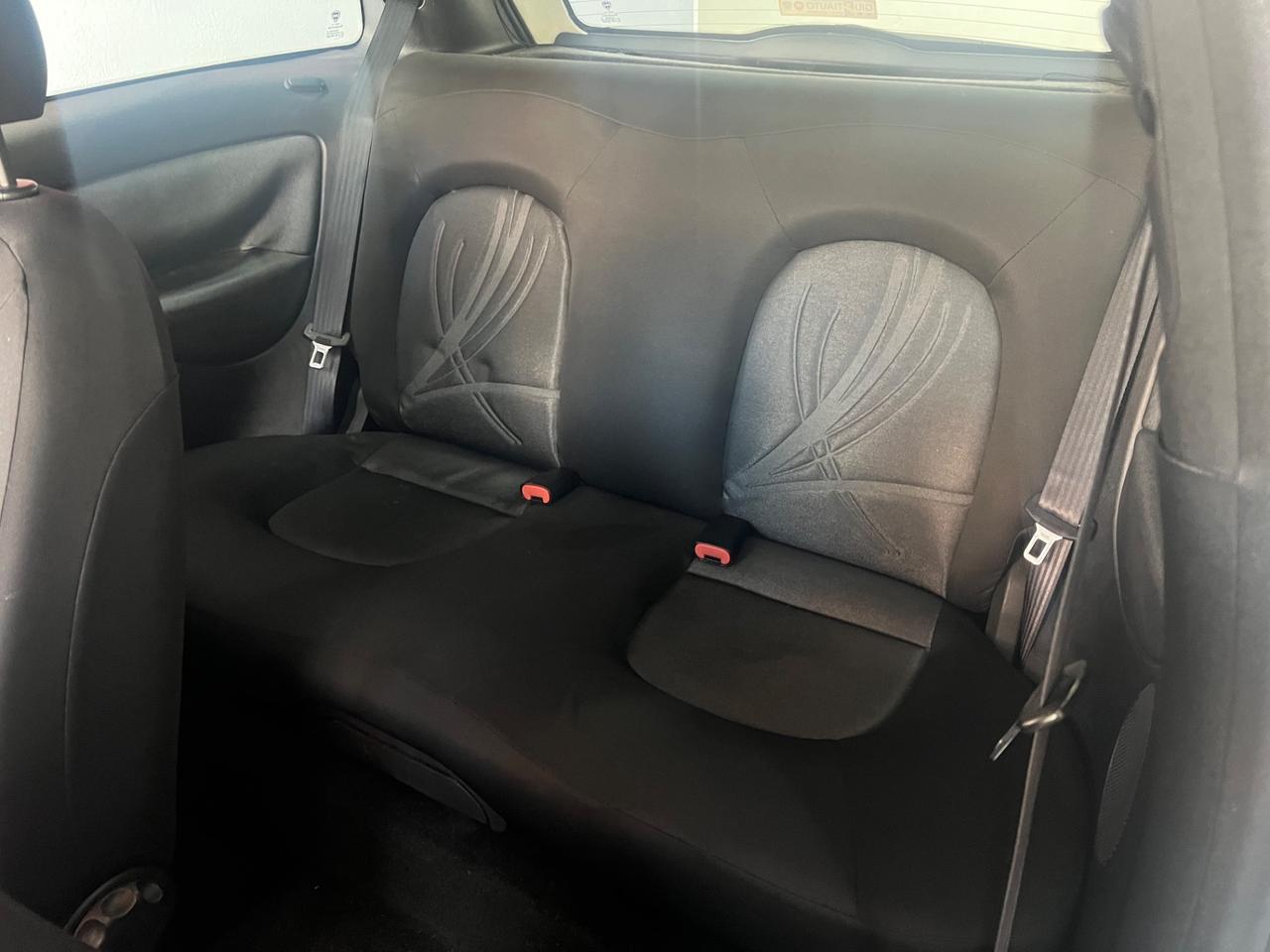 Lancia Ypsilon 1.3 MJT 75 CV Unyca