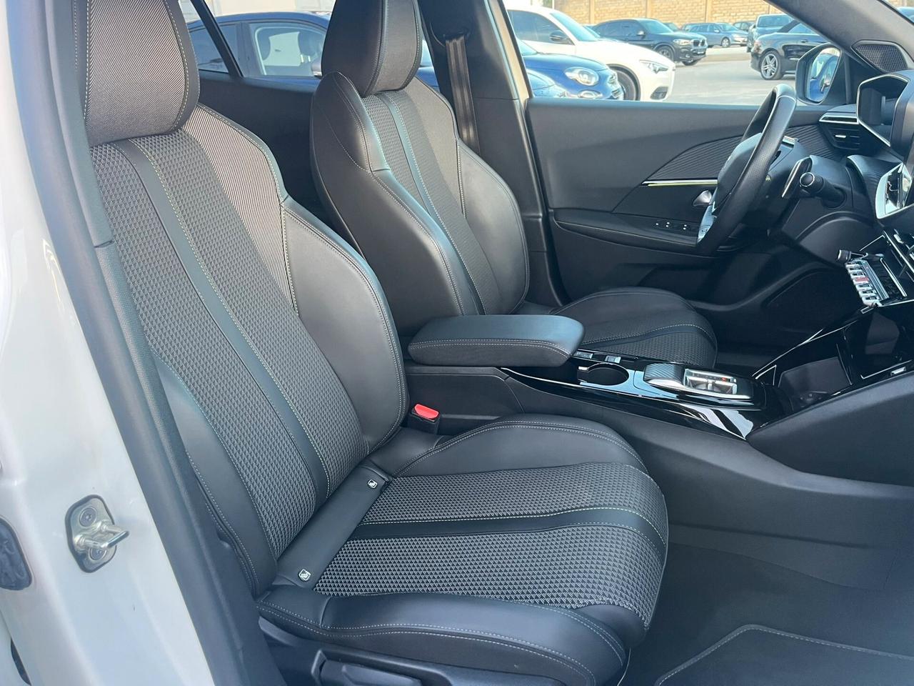 Peugeot 2008 BlueHDi 130 S&S EAT8 GT