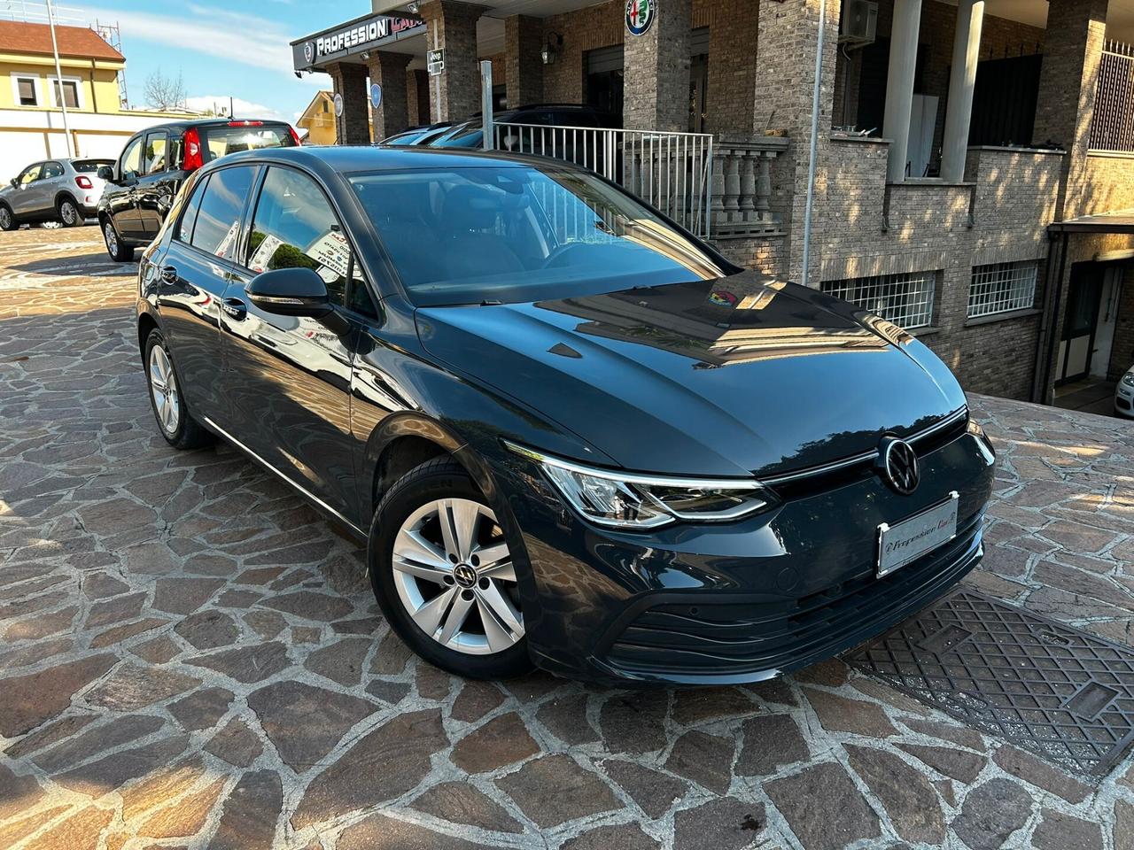 Volkswagen Golf 1.0 eTSI EVO DSG Life 110CV