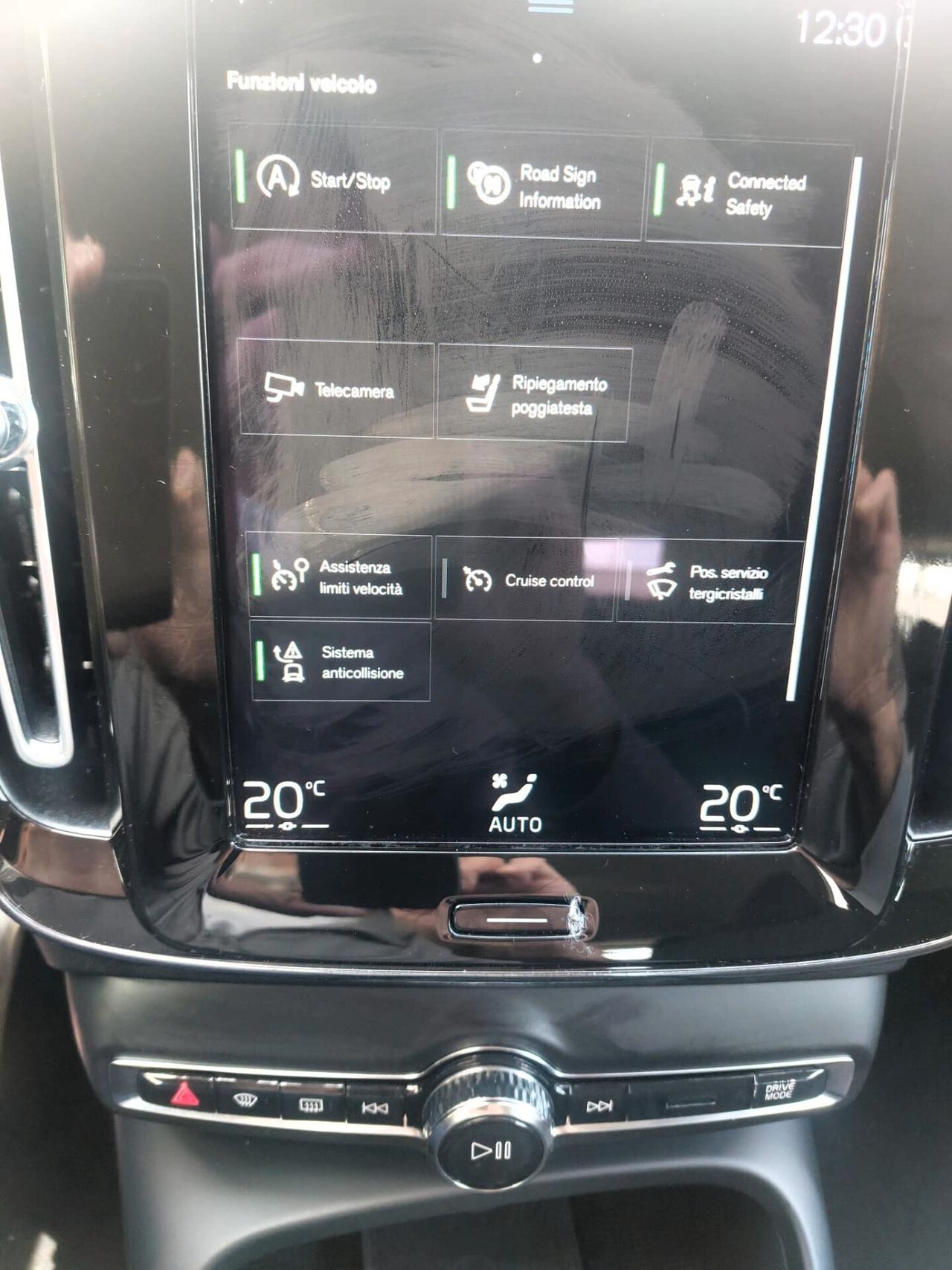 Volvo XC40 T2 Geartronic Momentum Pro