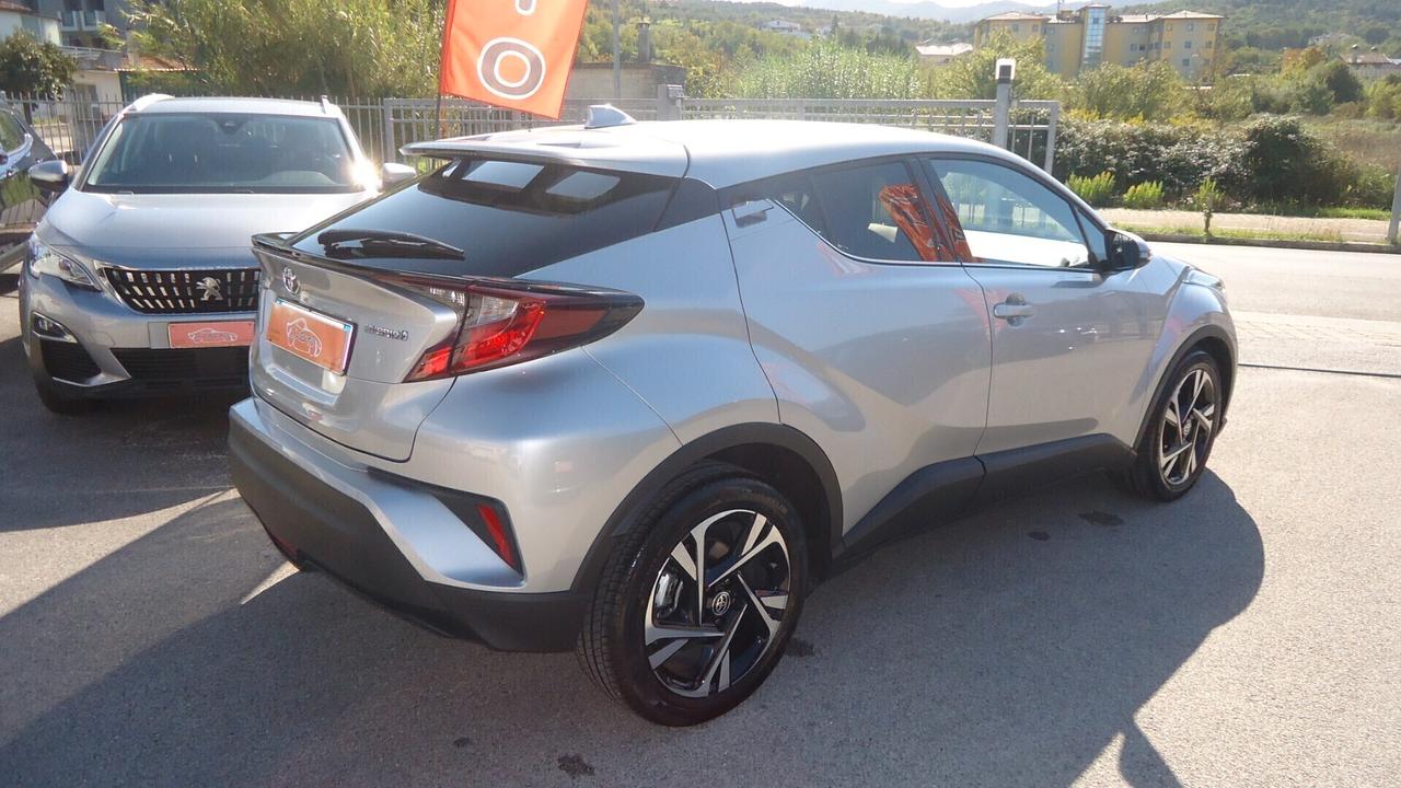 Toyota C-HR 1.8 Hybrid E-CVT Trend