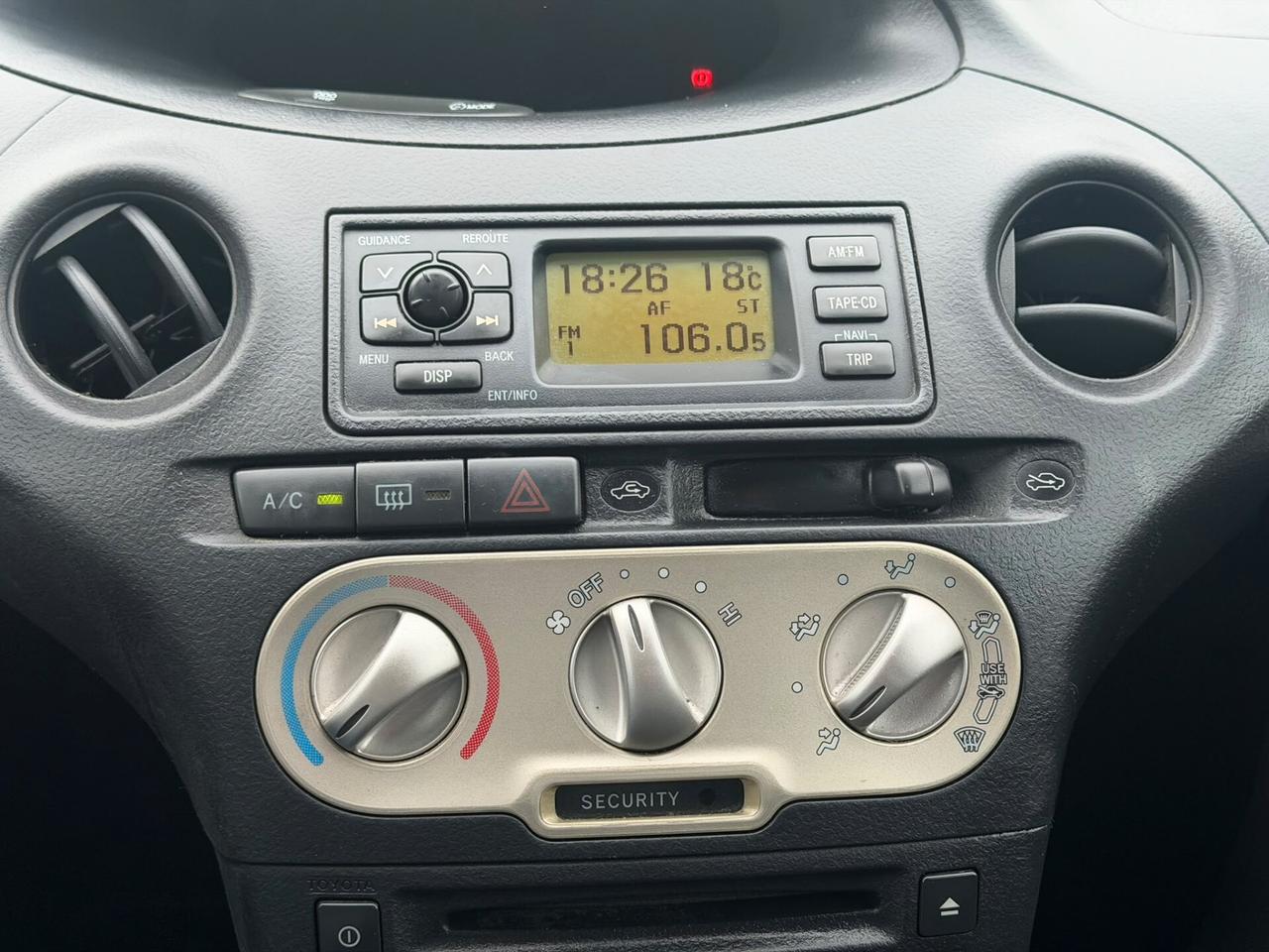 Toyota Yaris 1.0i 16V cat 3 porte
