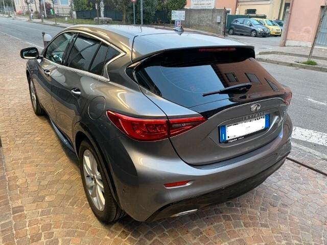 Infiniti Q30 2.2 diesel DCT Premium
