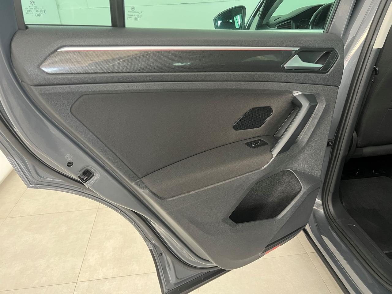 VOLKSWAGEN Tiguan II 2021 Tiguan 2.0 tdi Life 150cv dsg