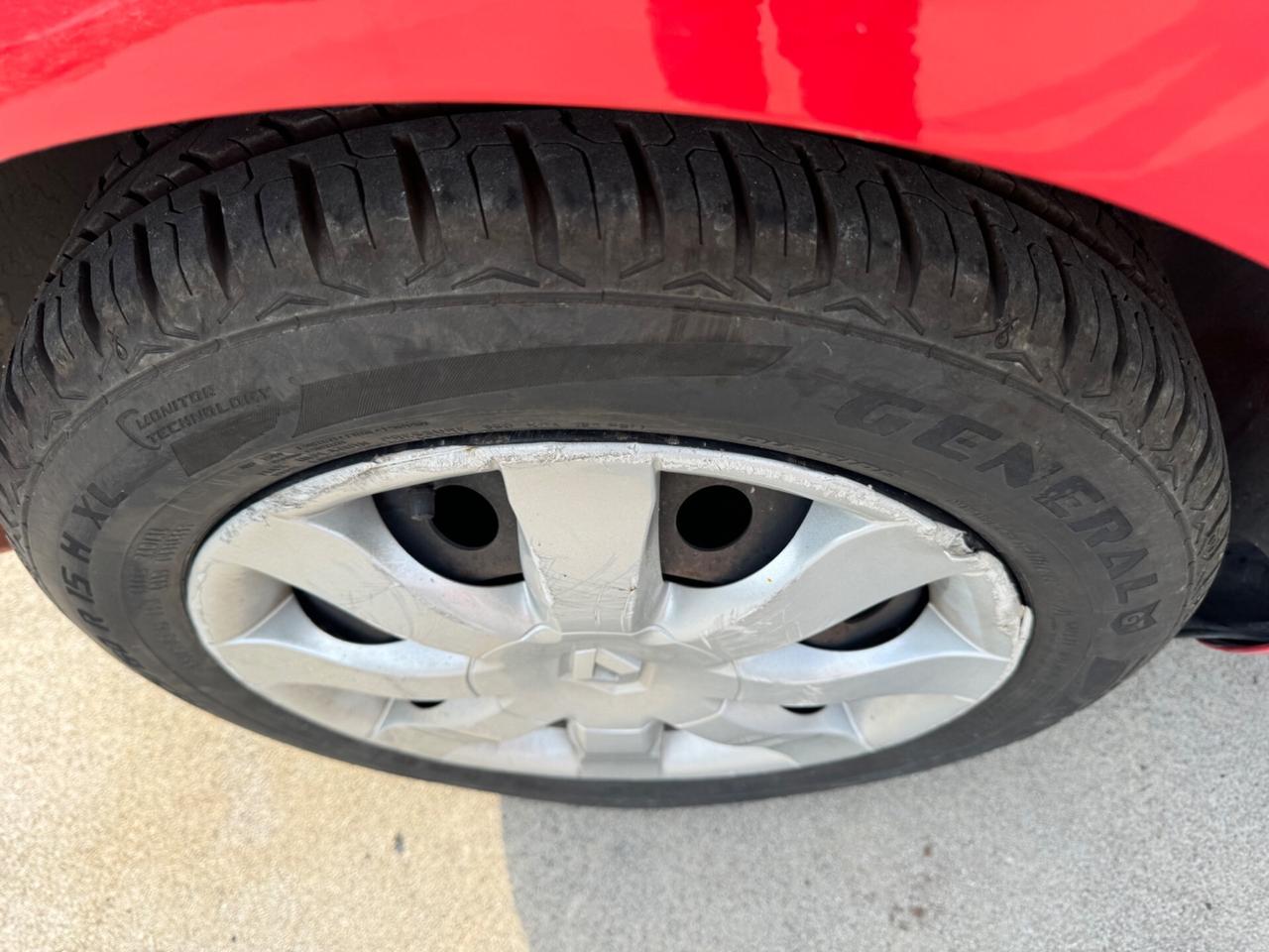 Renault Clio 1.2 16V 5 porte GPL Dynamique neopatentato