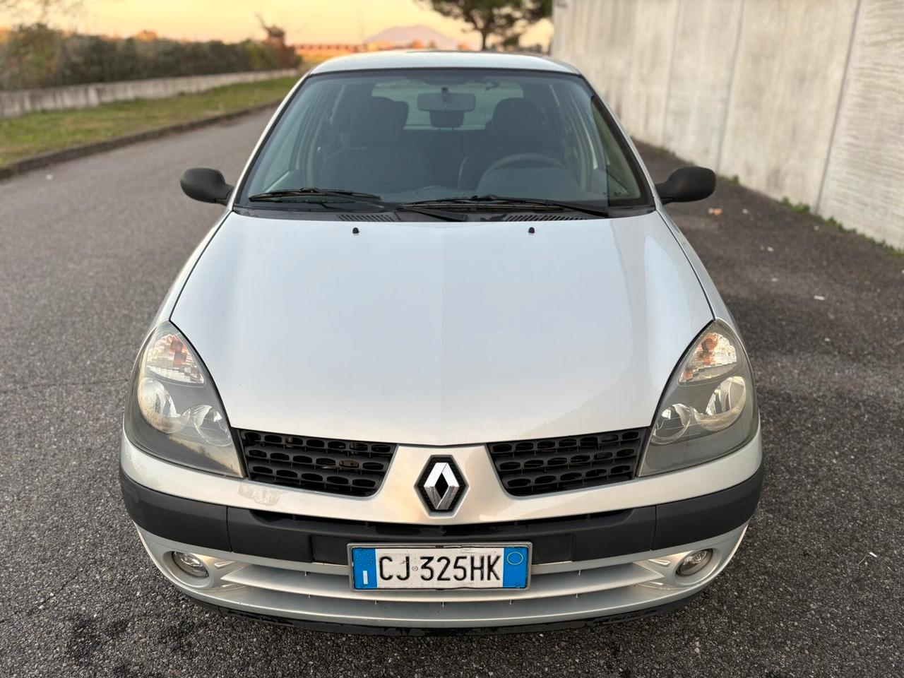 Renault Clio 1.2 16V 5 porte NEOPATENTATI