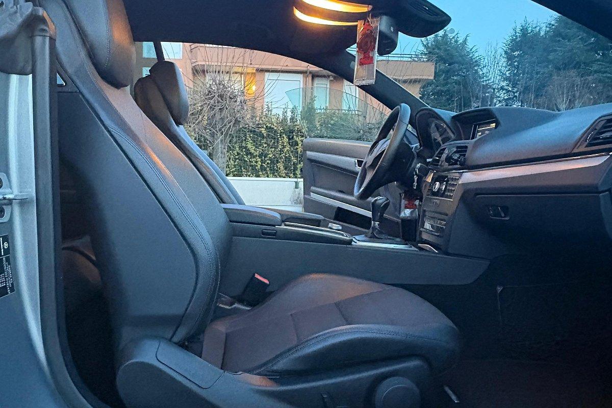 MERCEDES E 220 CDI Coupé BlueEFFICIENCY Avantgarde