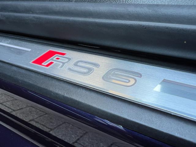 AUDI RS6 Exclusive Carboceramic 305 km/h B&O Pano